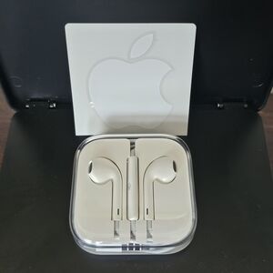 Apple Wired Earphones Headphone Earbuds Earpods with Case